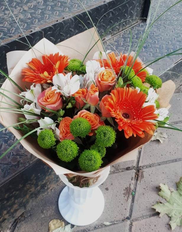 Букет цветов из: Герберы, Хризантемы, Альстромерии и Розы в Рощино Челябинская область