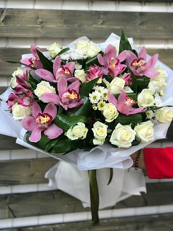 Букет цветов из: Розы и Хризантемы в Рощино Челябинская область