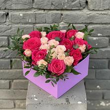 Цветочная композиция из Розы в коробке в Рощино Челябинская область