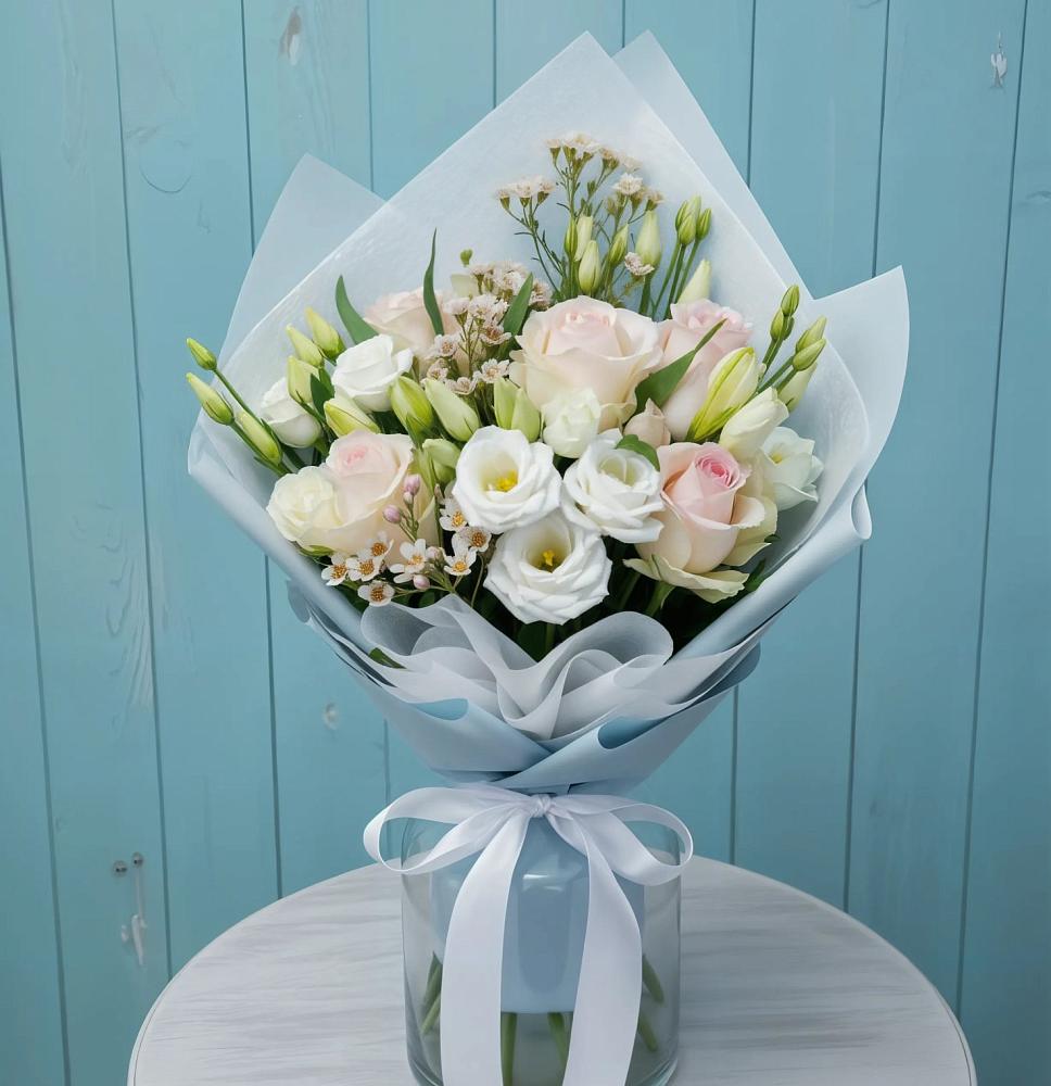 Букет цветов из: Розы и Лизиантусы в Рощино Челябинская область