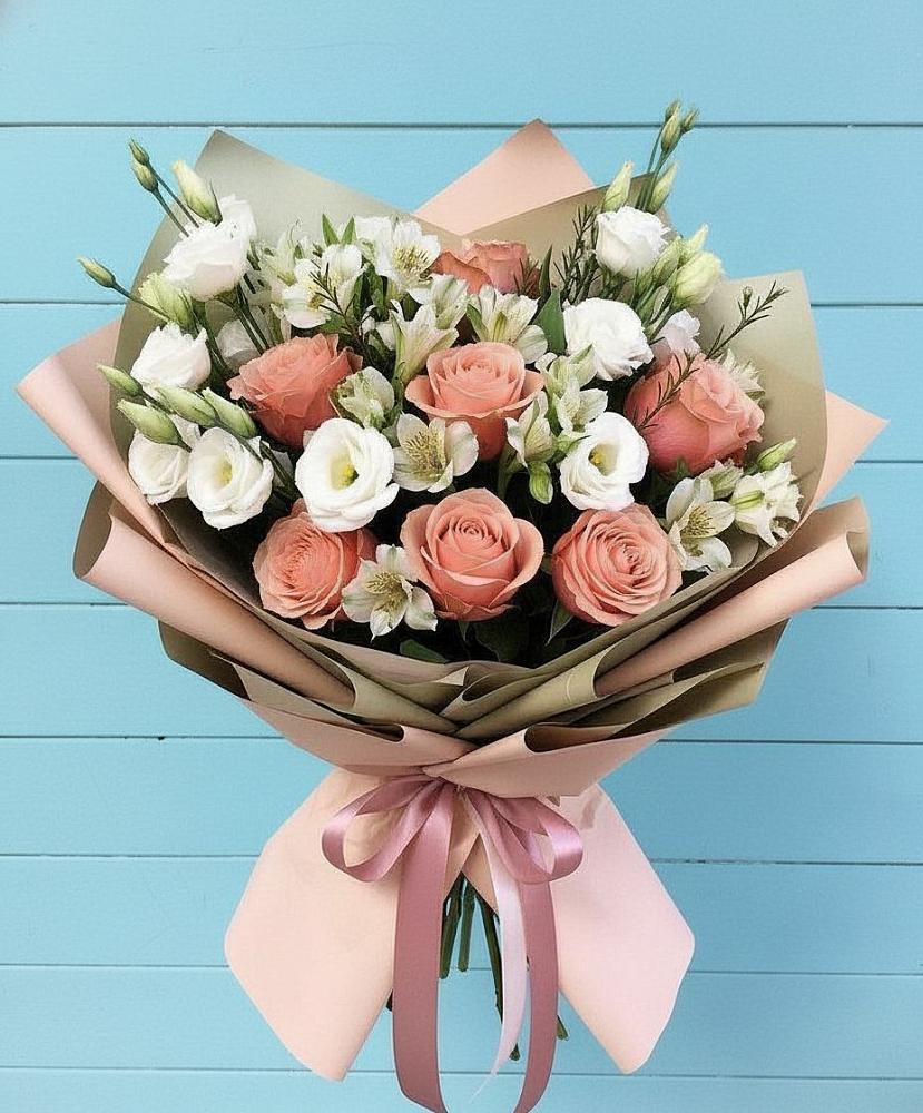 Букет цветов из: Розы, Альстромерии и Лизиантусы в Рощино Челябинская область