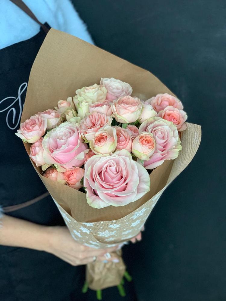 Букет цветов из: Хризантемы и Розы в Рощино Челябинская область