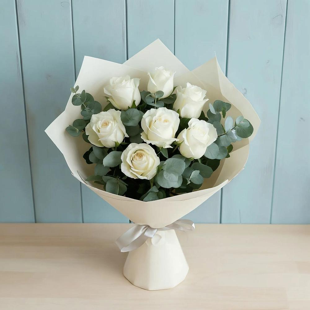 Букет Белые розы в Эвкалипте в Рощино Челябинская область