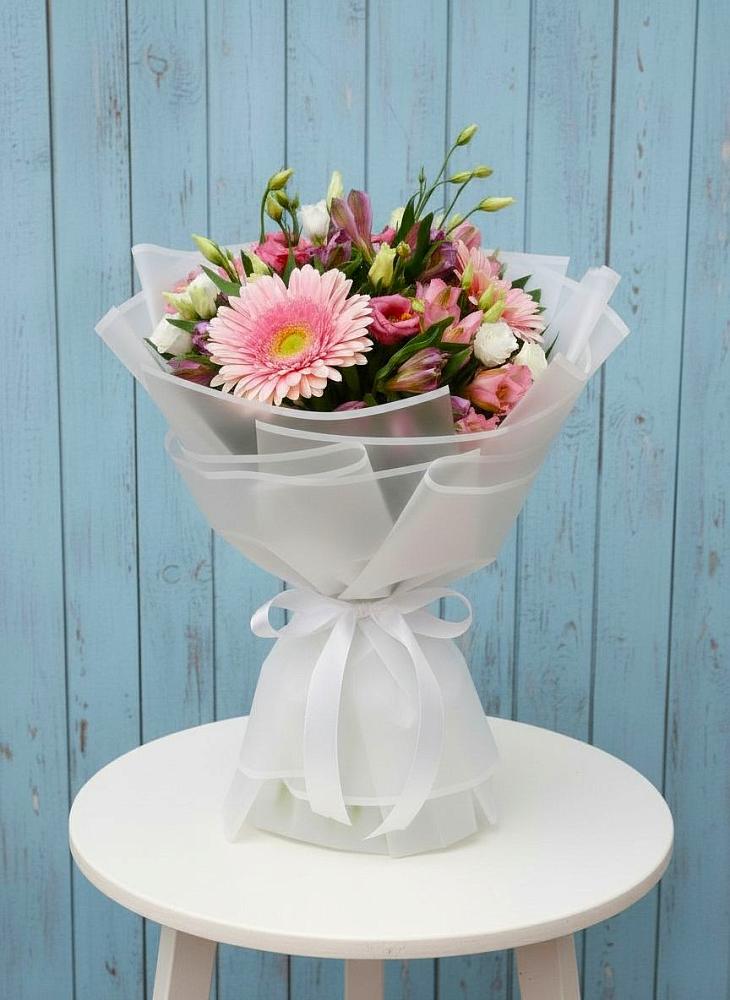 Букет цветов из: Герберы, Альстромерии и Лизиантусы в Рощино Челябинская область