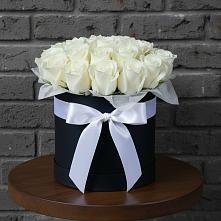 Цветочная композиция из Розы в шляпной коробке в Рощино Челябинская область